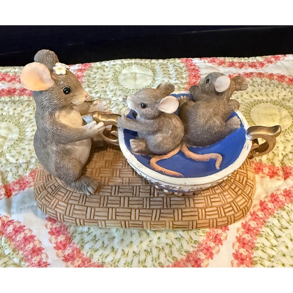 Charming Tails Fitz Floyd Figurine Fragile Handle With Care Mice Teacup 89/601